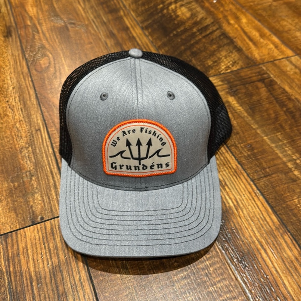Grundens Poseidon Trucker/Heather Grey/Black